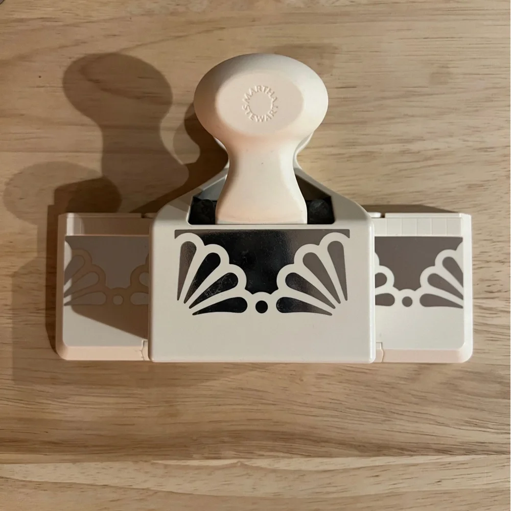 Martha Stewart paper edge punch scallop